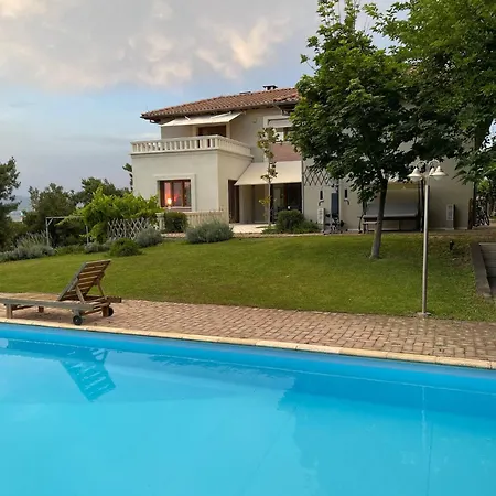 Elegantly Designed Thessaloníki
